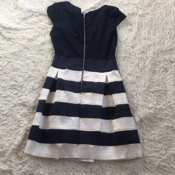 Navy and white Dillard’s dress. Worn once - Picture 4 of 4
